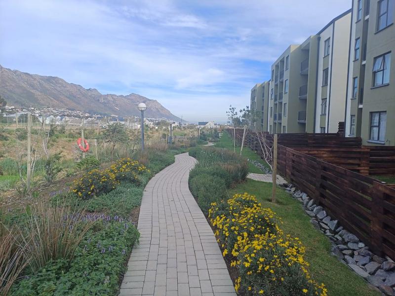 2 Bedroom Property for Sale in Gordons Bay Western Cape